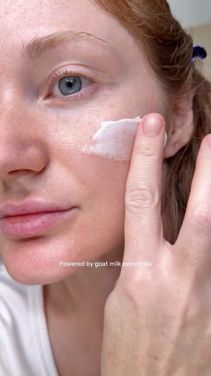 I’ve been really focused on keeping my skin hydrated, smooth, and healthy-looking lately, and this cream has been such a nice addition to my routine. I love how rich and nourishing the texture feels on my skin without ir