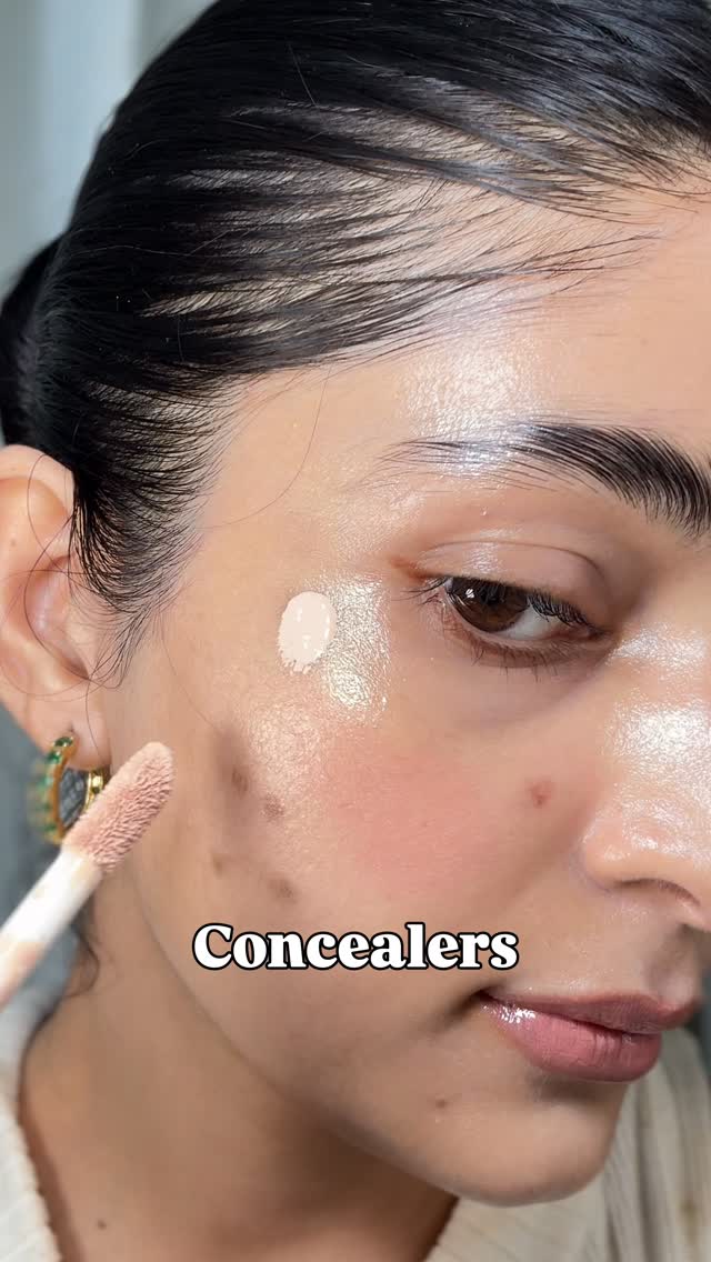 Comment “Link” for the link 🔗 

POV: your skin starts looking naturally radiant without makeup 

The Golden Hour Glow Serum has been my go-to for hydrated, brighter-looking skin.
Reduces the appearance of dark spots & pi