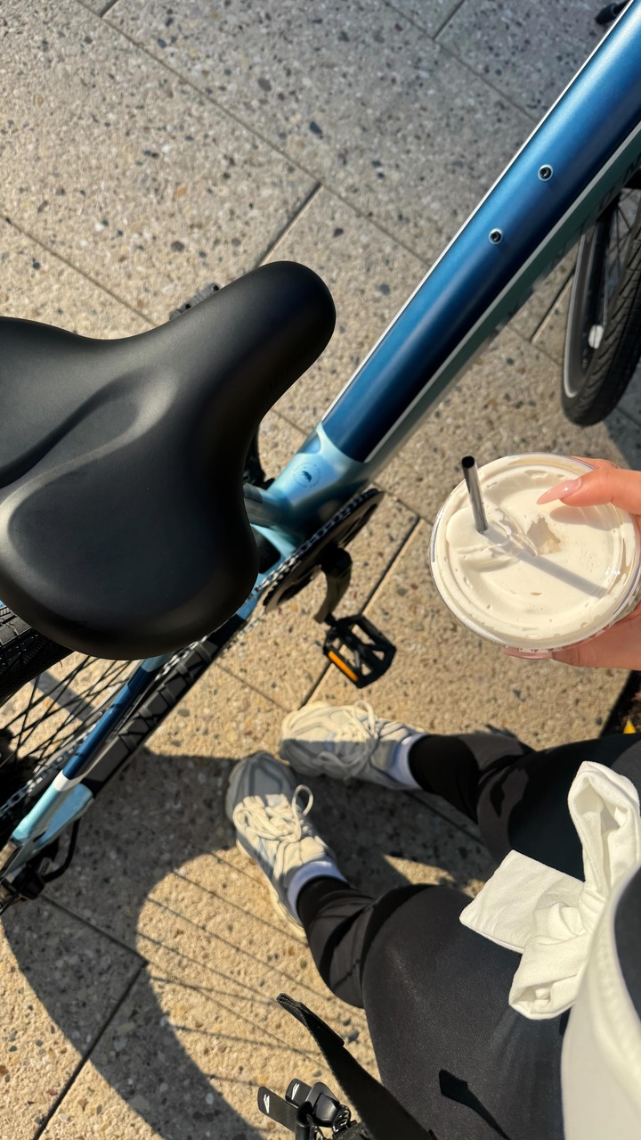 🚴🏻‍♀️💨I feel like a little kid again and it’s so refreshing !

 Life can get a bit serious at times. Going out for a cruise is definitely my new wave. I’ve truly never had something so nice before and she is my PRECIOUS 