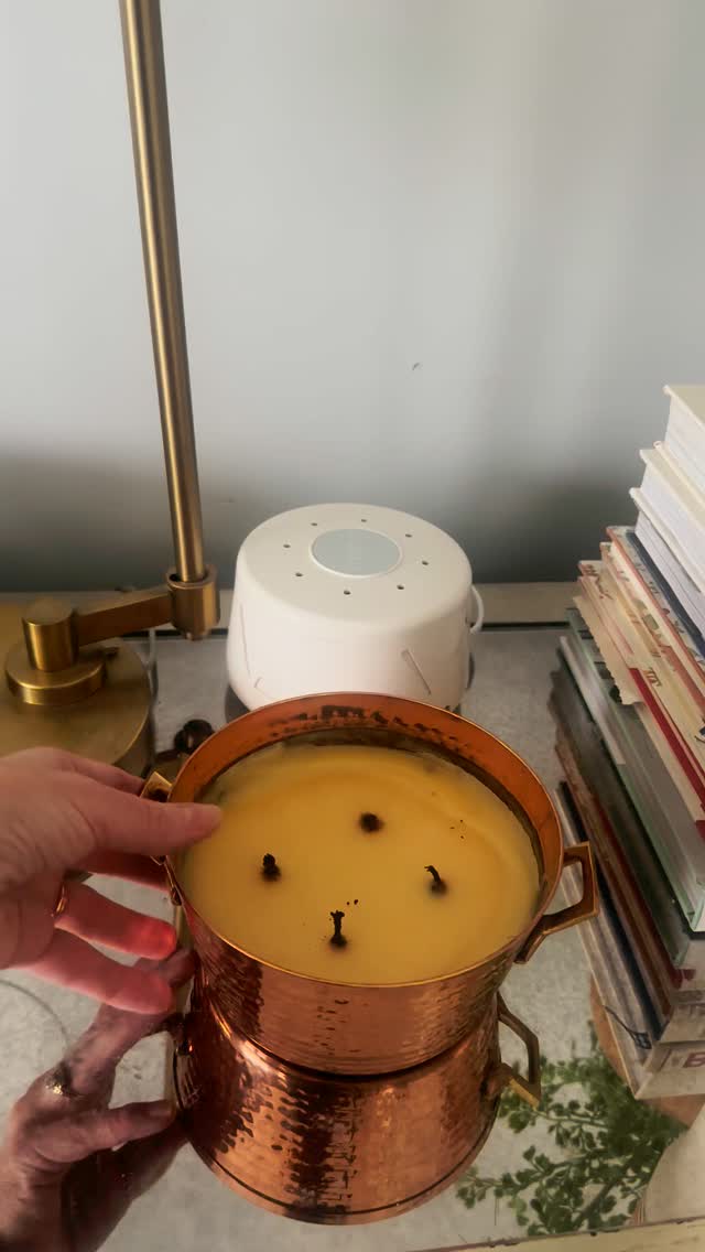 Uuughh menopause is kicking my booty in the sleep department. I have such a trouble, falling asleep and staying asleep. My friend has this brand of sleep machine and I thought I’d give it a try.
.
So I reached out to Yog