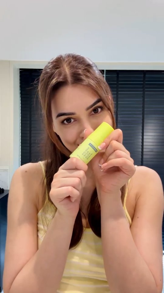 Aapka feedback sar aankhon pe! 🙌🏻
You asked for higher percentage of actives.. here you GLOW! 🥰

Our much loved GHG serum is even better now with 56% actives including 5% Niacinamide, 1% Alpha Arbutin and 25% Vitamin C r
