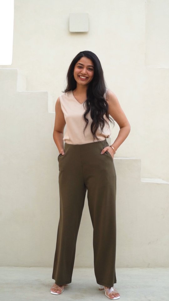 Sunny days call for easy formal wear ✨
.
.
.
#formalpants #topwear  #comfortable #versatile #timeless #rahosaadaa #pehnosaadaa #saadaa