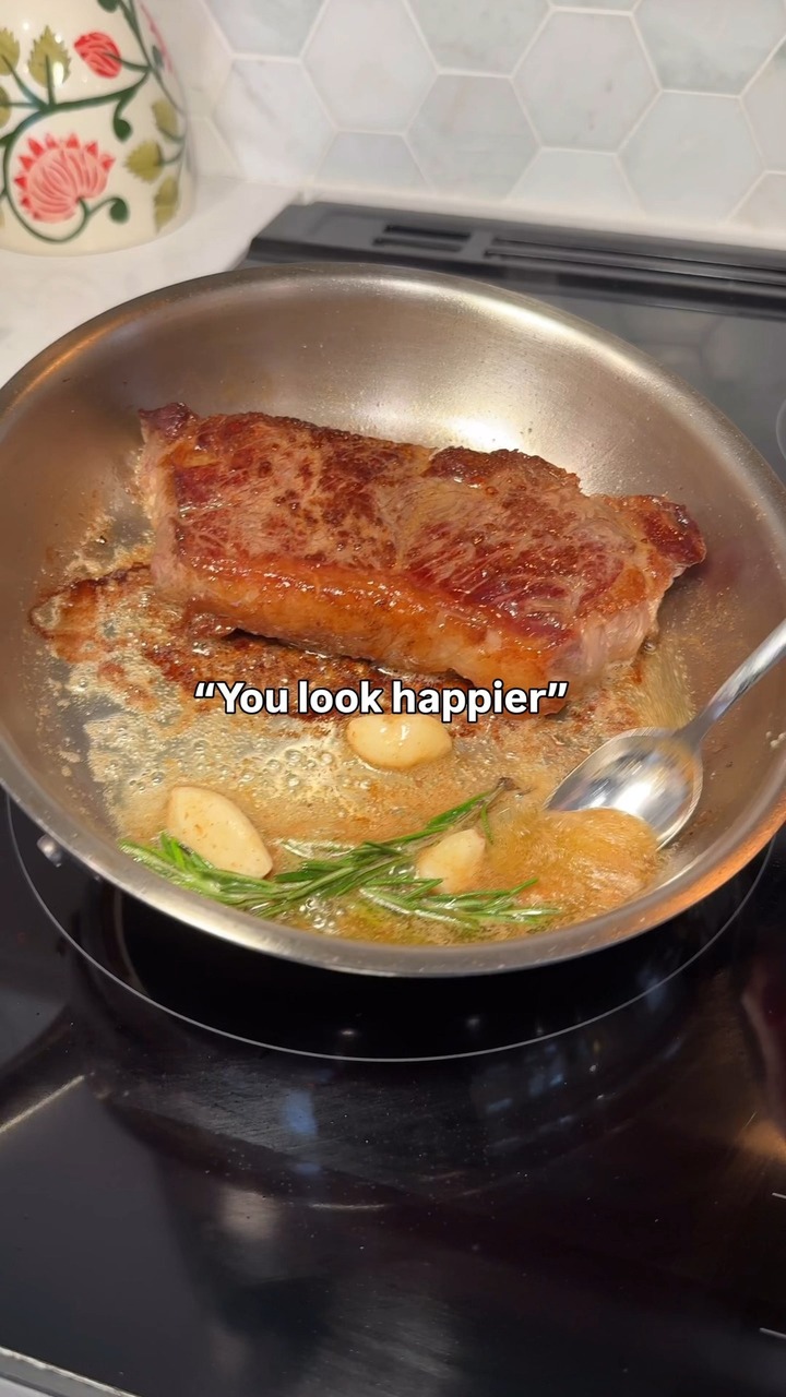 Get restaurant quality meals at home with stainless steel.

Our stainless steel cookware and bakeware ensures even heat distribution and long-lasting durability, whether you’re using it in a professional kitchen or from 