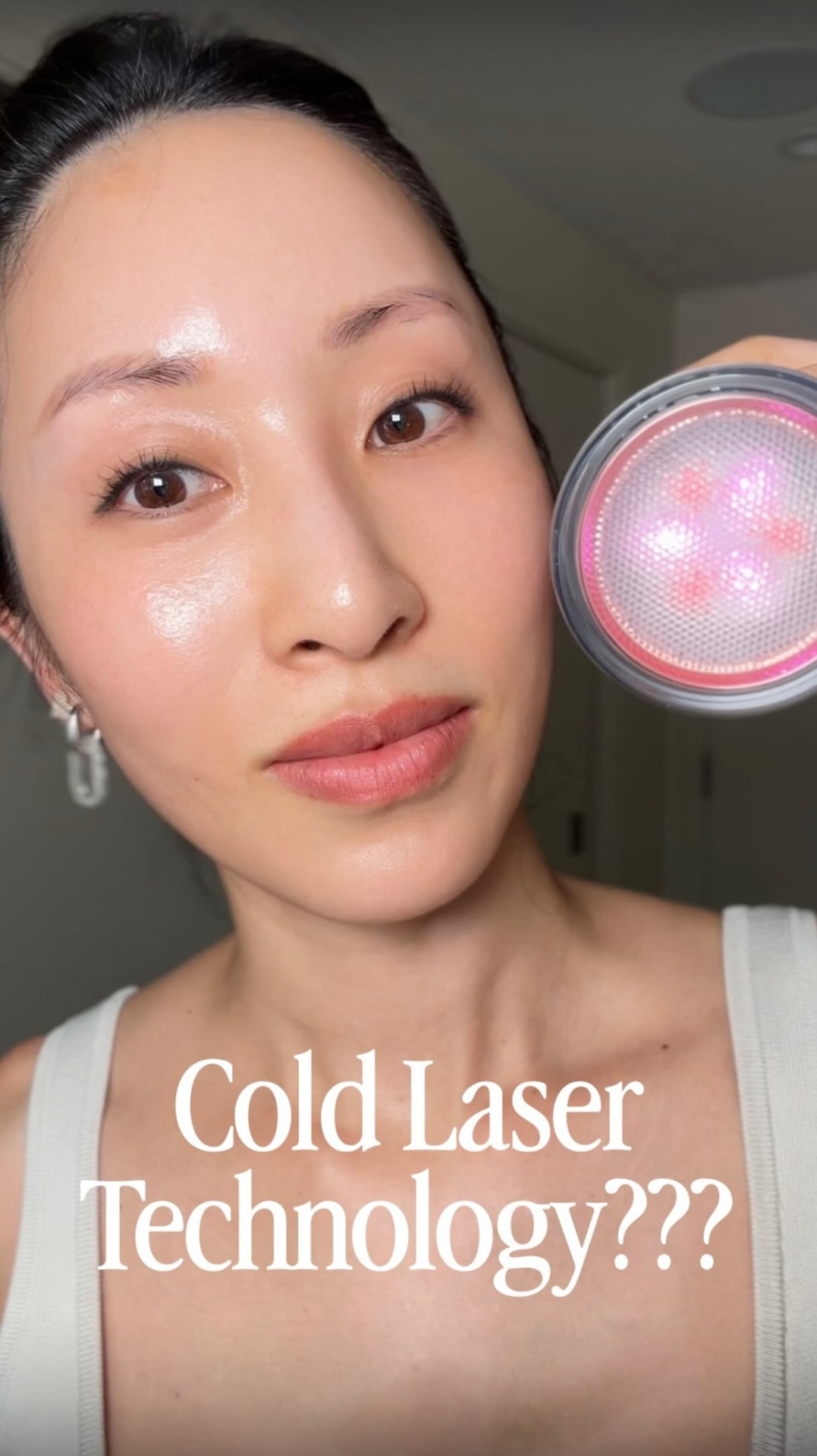 Did you know that once you turn 25, you lose 1% of collagen every single year?? Here’s what I’ve been doing 🧬

30 days with the @lymalife Laser Pro and the difference in my skin’s firmness and elasticity is ✨real✨. This 