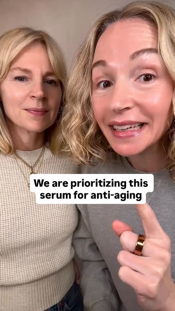 Exo-PDRN Prismatic+ Serum is Medik8’s newest innovation and we are very excited to tell you about it! This serum contains a prism shaped and smaller PDRN molecule to increase absorption - making it a unique and superior 