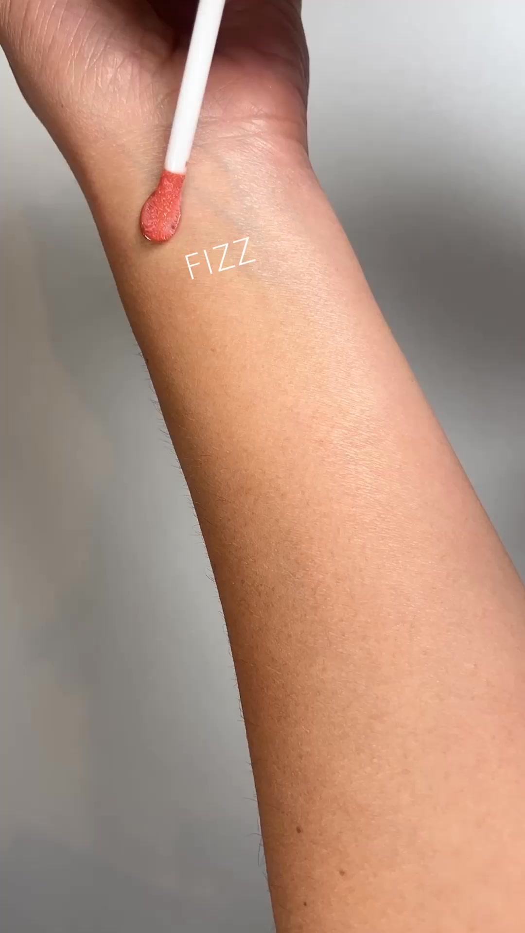 Hyaluronic Acid Infused Lip Gloss 💧