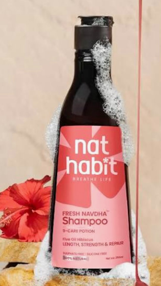 Link k liye comment 👉🏻 ’LINK’’ 
“Soft hair days >>> 🌿✨
Switching to gentle care with Nat Habit 💚
Natural , Simple and effective 🌺 
Thanks @nathabit.in 
.
.

• Made with natural & Ayurvedic ingredients 🌿
 • Sulphate-free 