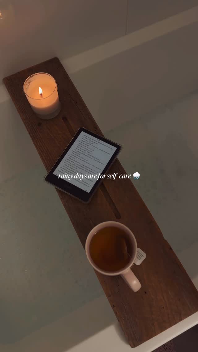 love a slow evening 🌧️☕️ @truebotanicals Signature Rituals Set, some tea and a bath have been staples in my pm routine! #ad #truebotanicalspartner #skincare