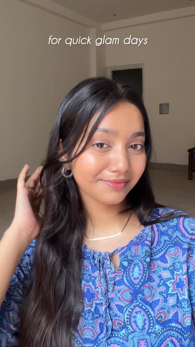 Didn’t expect to like mini lipsticks this much, but this Just Herbs kit is actually so useful. 

The shades go from everyday nude to proper bold reds, so I’ve just been picking one depending on my mood instead of carryin