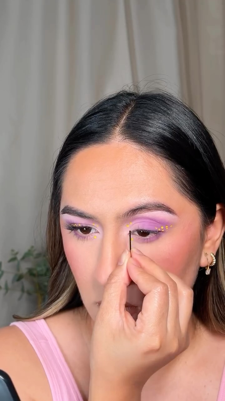 Bold color that won’t go anywhere 😍
@aboutfacebeauty Matte Fluid Eye Paints are my go tos !💖
Used the shades :
On Pointe
Morning Glory
Incoming
Get yours at @ultabeauty ! #aboutface #ultabeauty #mattefluideyepaint #funma