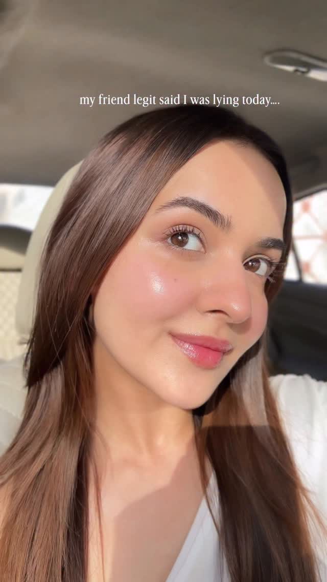There’s something so satisfying about that “you’re not wearing makeup?
Been reaching out for Dr. Sheth’s sunscreen every single day—not just for protection but for that healthy, radiant finish it gives. It sits beautiful