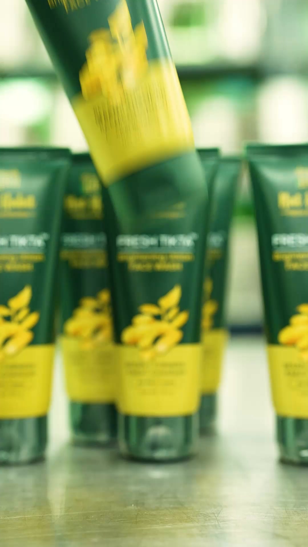 Meet face wash that cleans without stripping your skin 💚
Nat Habit Fresh Face Wash gently removes oil, pollution & dullness while keeping natural moisture intact.
🌿 Freshly Made Ayurveda
🌿 No Chemicals or Harsh Sulphates