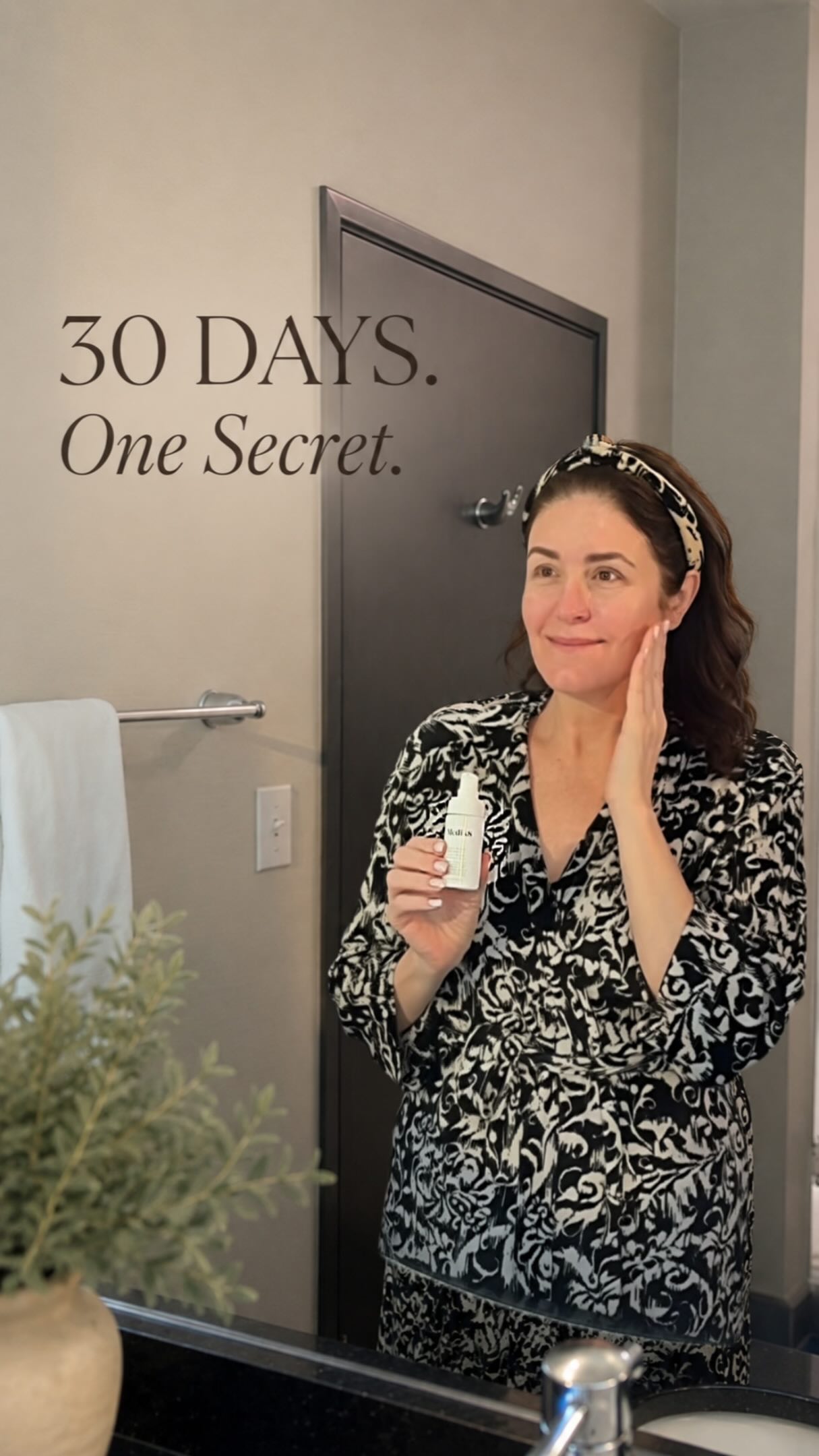 You already know how much I love @officialmedik8 … and this new launch honestly surprised me. 🫶

The new Exo-PDRN Prismatic+ serum  had my skin looking smoother, brighter, and healthier-looking so quickly. And you know I
