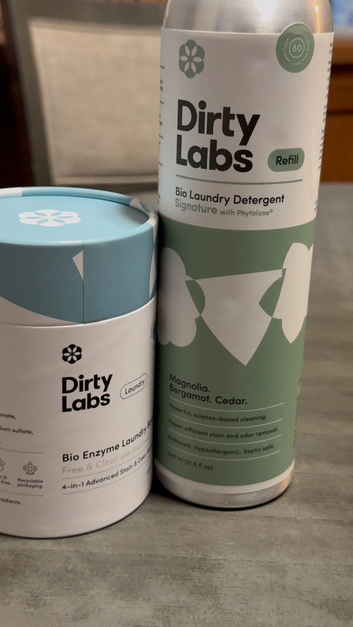 I love rain but having a dog can make things a bit messy. @dirty_labs has the laundry covered. Use code ‘Stefannniee’ for 15% off check my stories for the link! 

@stefannniee #dirtylabs #cleanlaundry #louisvillekentucky