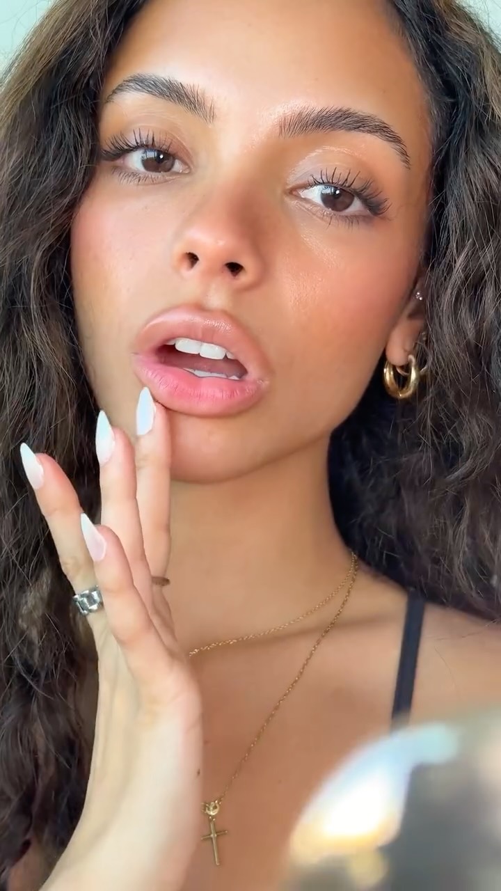 current lippie OBSESSIONNNNNN!! @sacheubeauty doubledown lip definer is now available at Ulta Beauty 🤎🫧 swatched shades: 02, 03, 04 applied shade: 02 #sacheupartner #sacheu #lipstayn #ulta #makeuphacks