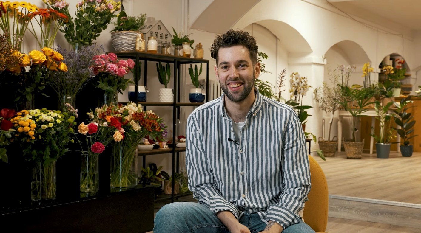 Alexandre Seibert – Alexandre Seibert Fleuristeoff : Le savoir-faire derrière des créations florales pleines d’émotion

Découvrez l’univers d’Alexandre Seibert Fleuriste à Rohrbach-lès-Bitche.

Derrière chaque bouquet, c