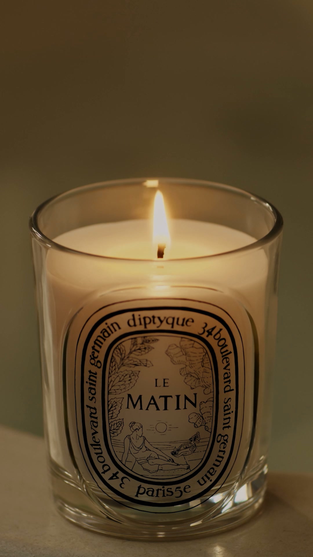 Wake the senses gently. Les Rituels de Soin reimagines the morning routine as a way to greet the day with presence.