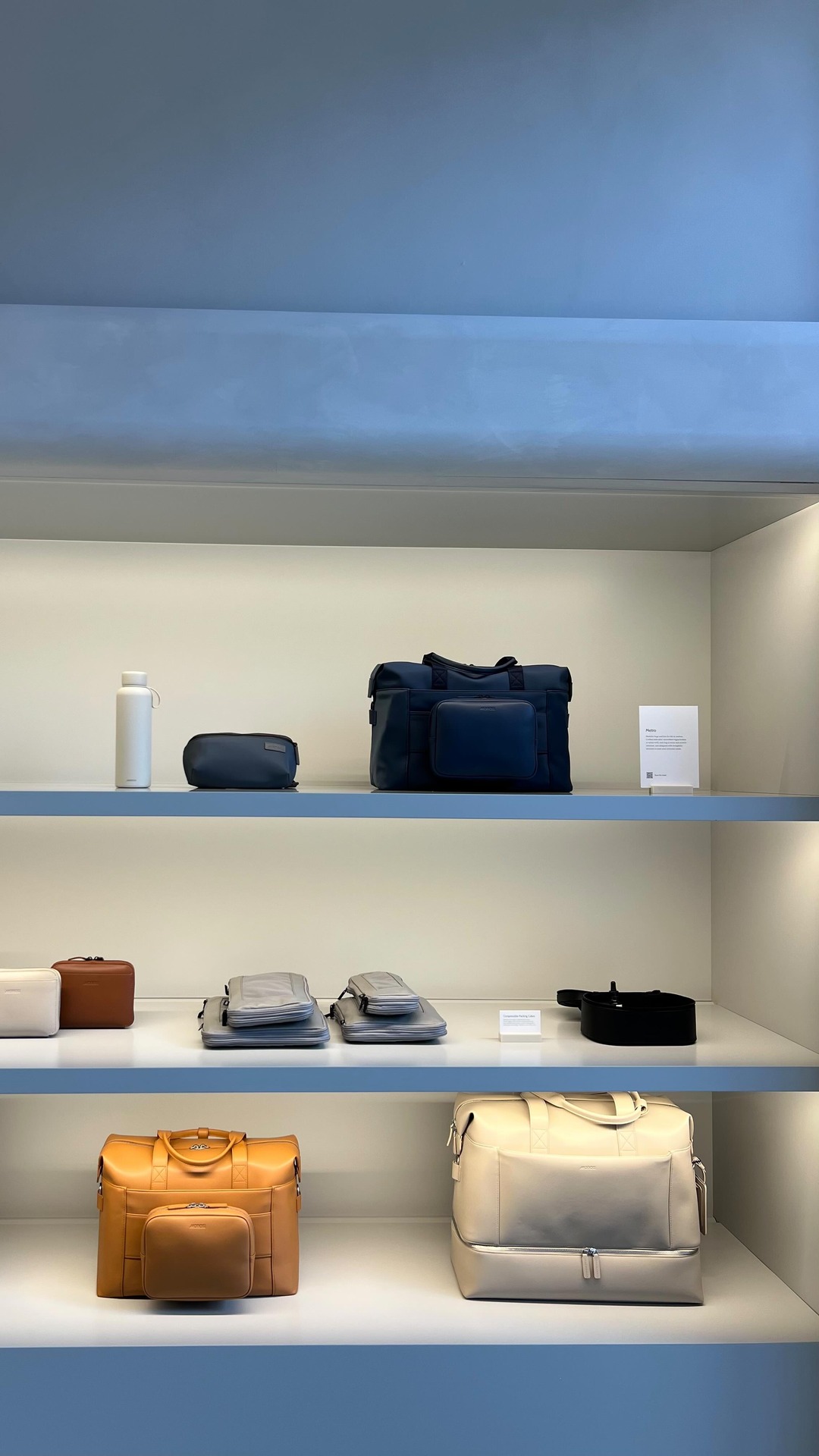Mono’s newest location just opened in the West Loop! Your sign to check it out, and grab a sweet treat while you’re at it 🤍 @monostravel 

#monospartner #chicago #chicagostore