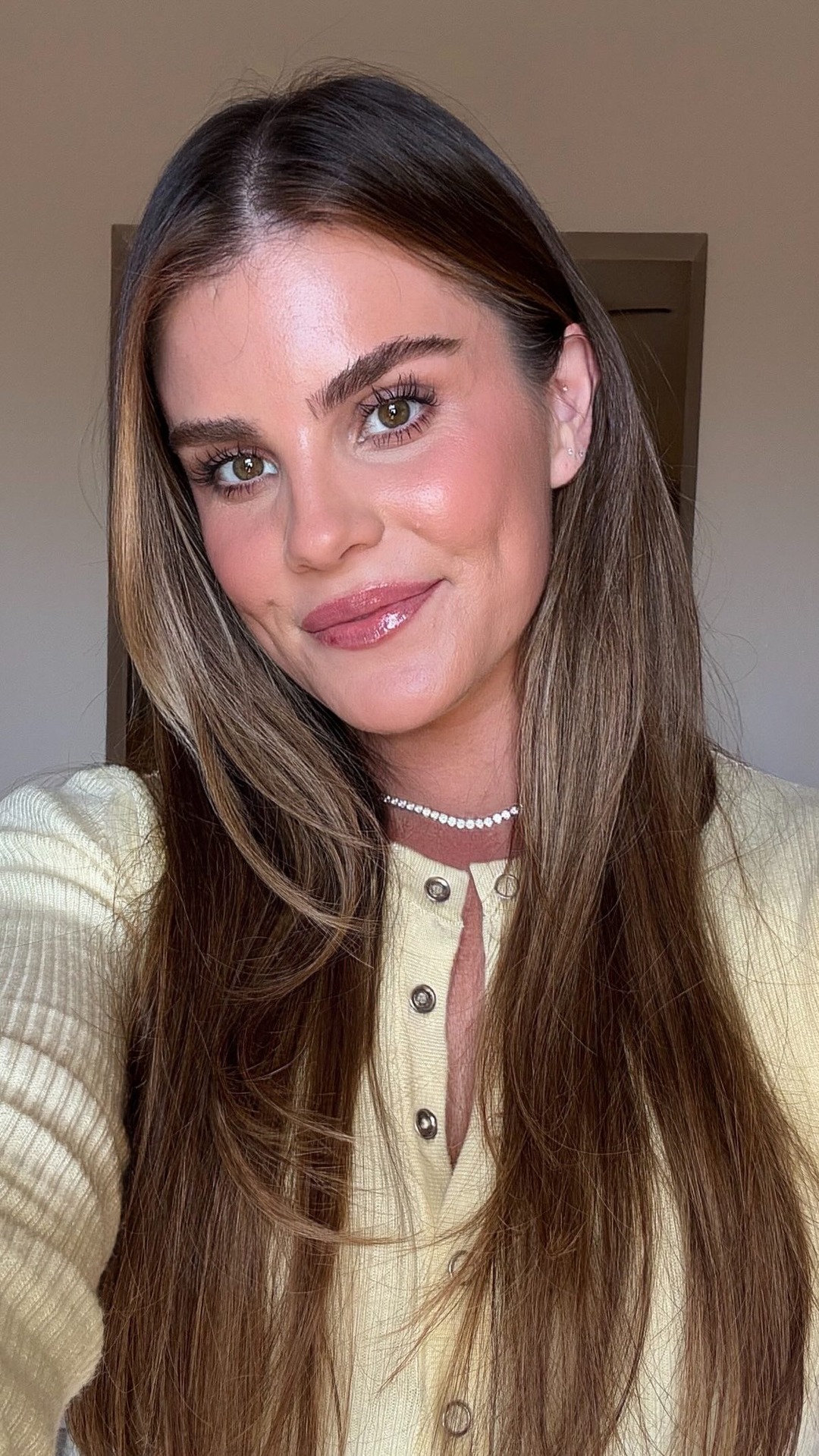 if your makeup looks dry or textured, it’s usually not your foundation — it’s your skin underneath 👀the step that changed everything for me: mixing the Futurecode Booster from @dermalogica into my moisturizer before make