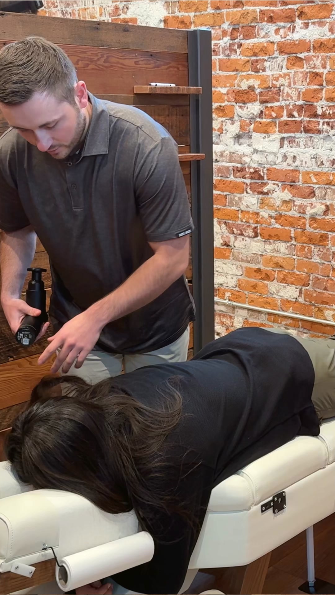 Aurora came in simply wanting to “feel better.”
She didn’t think her back had anything to do with her low energy, poor sleep, or the way her stomach felt after meals.

But over time, she started noticing something surpri