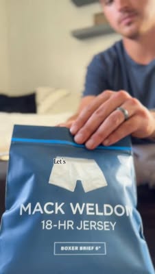 Choose Mack Weldon for everyday comfort and style