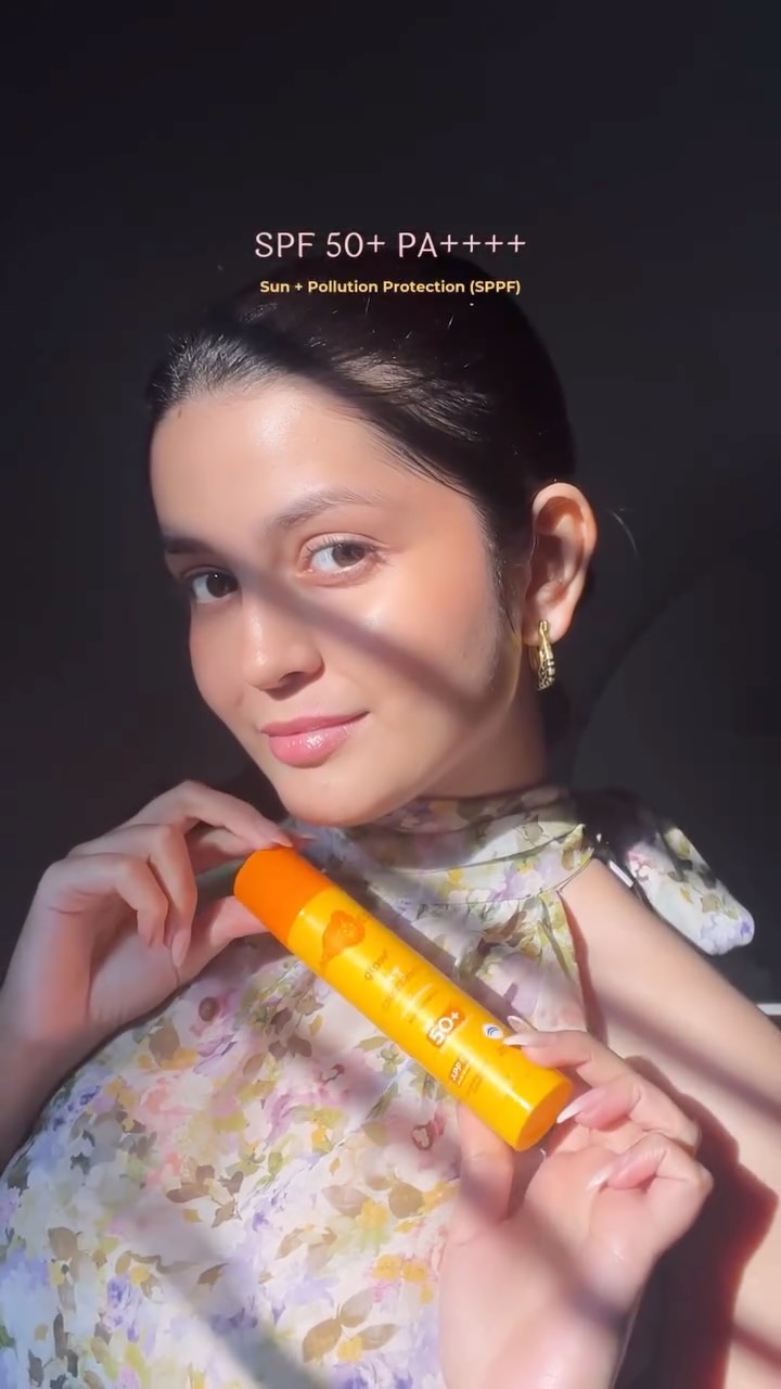 Suns out, glow out☀️

Slay the sun with @aqualogica.in glow +  sunscreen 

#reels #trending #sunscreen
