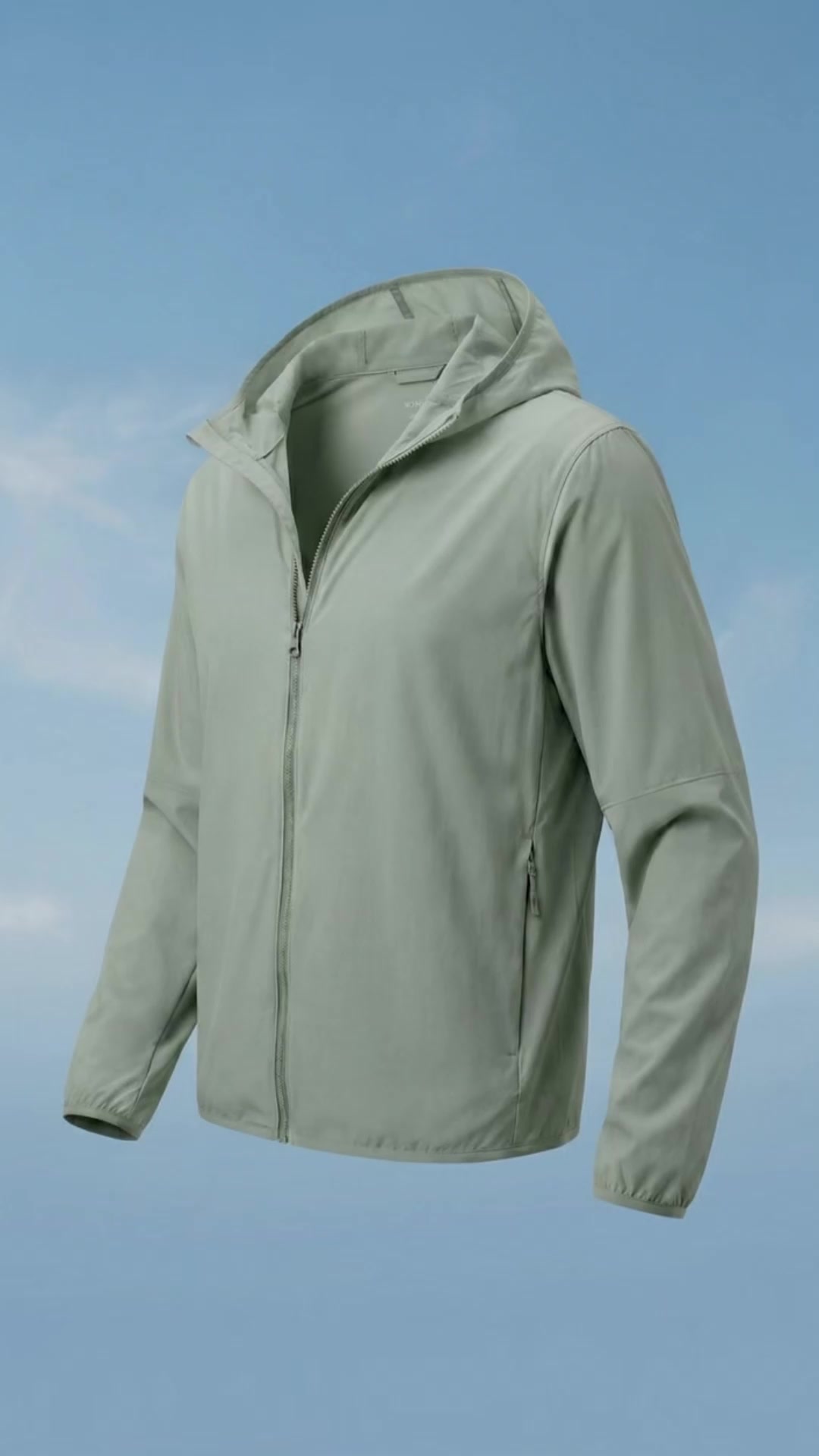 Step out in the sun without second thoughts. Our anti-tan parka jacket protects you from harsh UV rays.