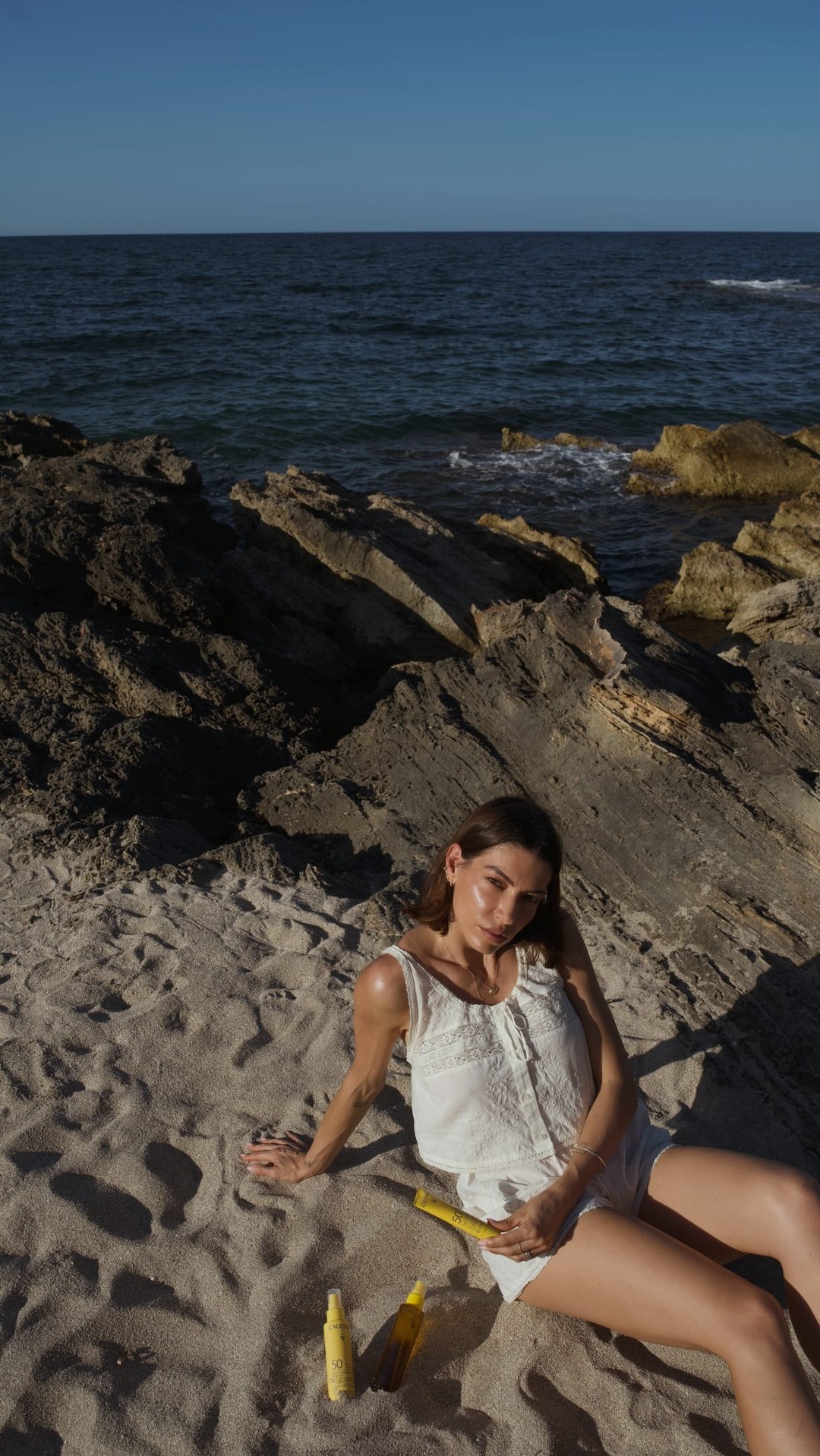 #adv @caudalie 
L’estate la vivo così: sole, leggerezza e il nuovo solare di Caudalie sempre in borsa.
Con la sua tecnologia CollagenSkinProtect, aiuta a proteggere il collagene della pelle dai danni causati dal sole, me