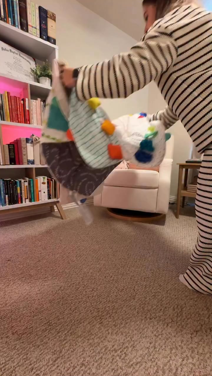 "Aren’t these the cutest toys ever!? 🥹
@lovevery just released their Look At Me Ladybug, and We’re Awake Board book as part of their The Looker Play Kit!"

🎥: @kirbyisaboss