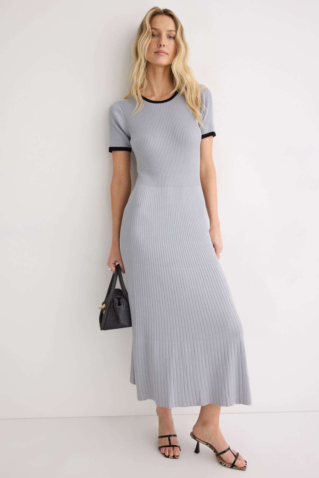 Workwear that works for you. Skip the shopping and rent designer styles that rotate with your schedule.