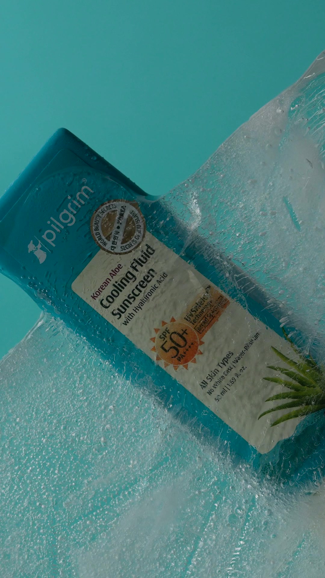 Pilgrim Korean Aloe Cooling Fluid Sunscreen SPF 50+ PA++++ protects your skin from harmful UVA, UVB & blue light while delivering an instant cooling burst. Infused with Korean aloe, niacinamide & hyaluronic acid, it soot