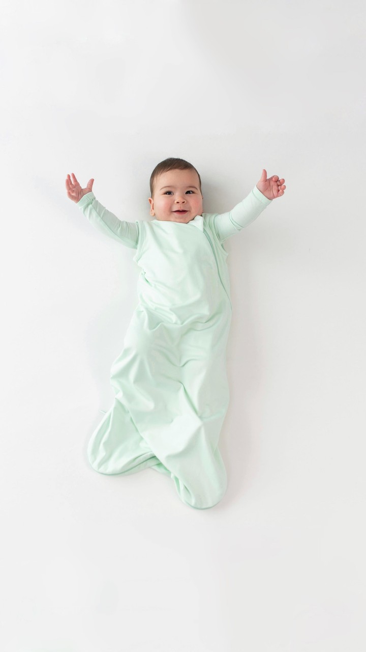 Make the switch from an XS to a Small sleep bag with us. 🤍 If you need help deciding which sleep bag is best for your little one, drop a comment below and we'll answer any questions you have! 💤