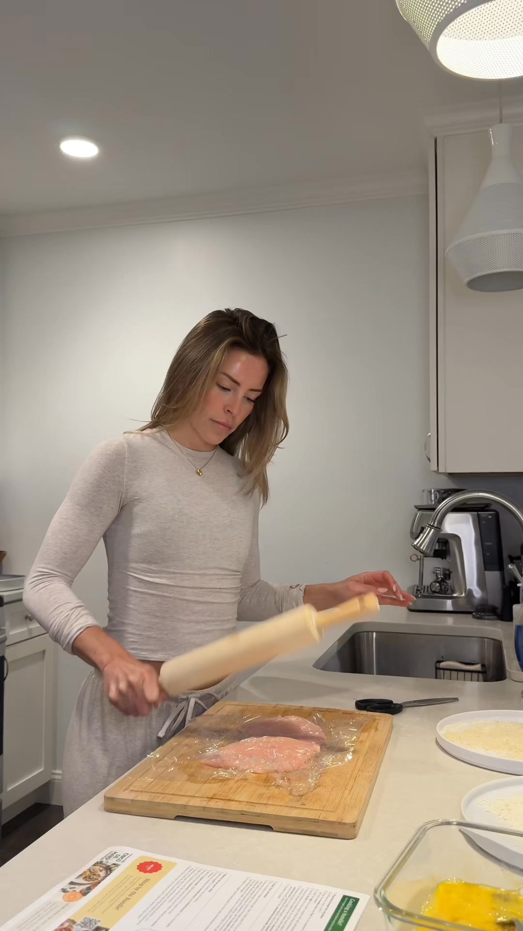 I think I’m getting my spark back… I made tonight’s chicken parm in under an hour thanks to Blue Apron's new Family Style menu! My busy lifestyle makes it hard to keep up with the brainstorming, shopping, AND prep it usu