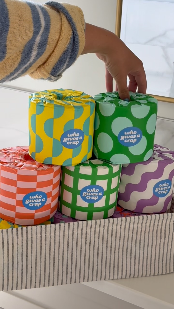 We’re tired of running out of TP. It’s the one thing you can’t improvise on! That’s how we found Who Gives a Crap – the ultra-soft, extra-cushy 3-ply made out of 100% recycled materials or 100% sustainable bamboo materia