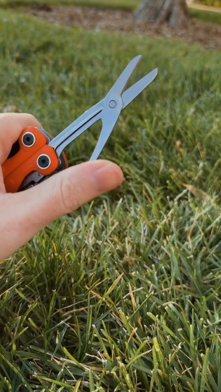 Looking for an #edc upgrade? The Wave Alpha just might be the answer.
#leathermantools