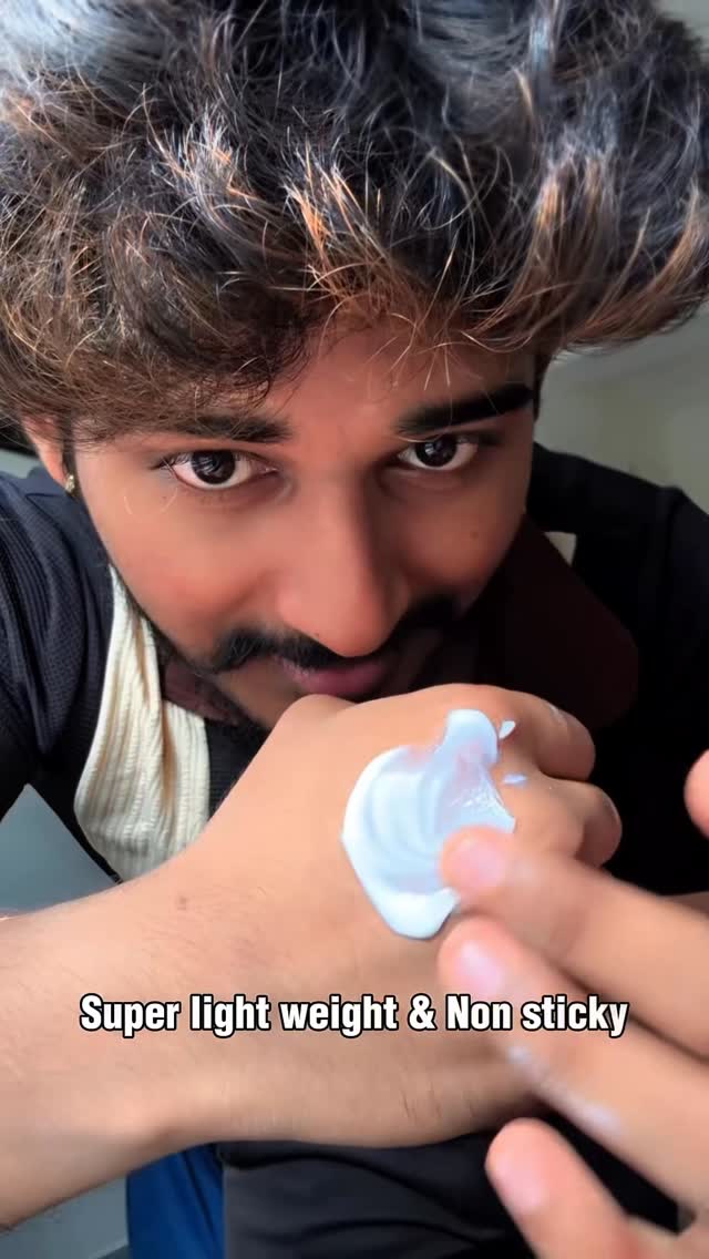 Protect & Brighten, 2 in 1 Sunscreen - Comment “Protect” to get link 🔗
.
.
.
.
.
Mamaearth Vitamin C Daily Glow Sunscreen 🧴 
.
.
.
#thushal #thushalzfashion #fashionmodel #mamaearth #sunscreen