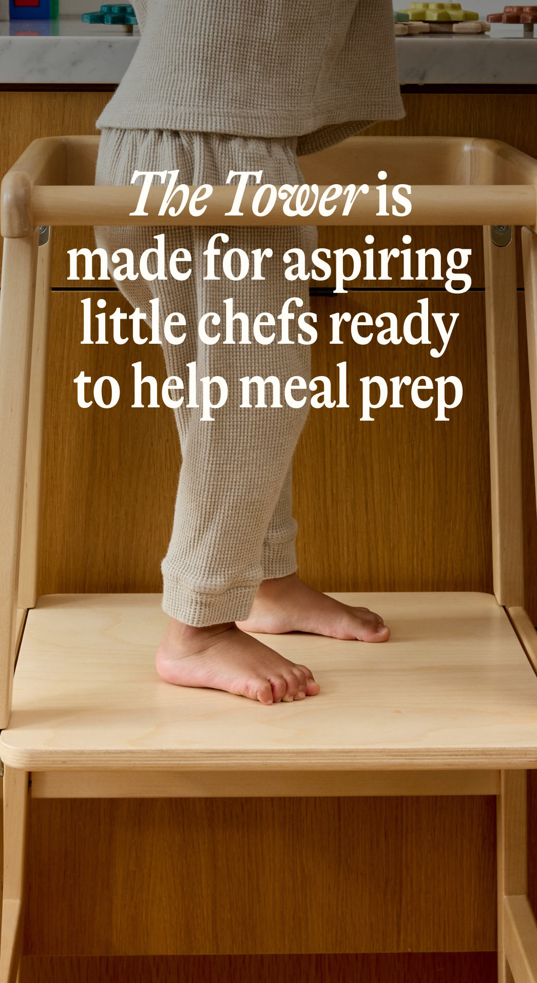 Is your little one obsessed with everything happening on the kitchen counter? Let them join in! 🧑‍🍳