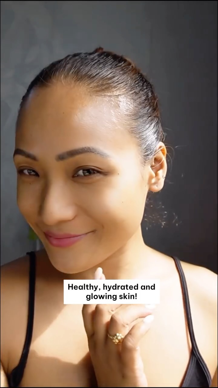 So l switched to something that works from the inside - real marine collagen. No fluff, just this. @hkvitals has been my go to collagen now
It has goodness of vitamin c, e and hyaluronic acid all which works together to 