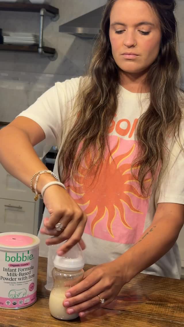 The twins favorite formula! A true love song 🥰 @bobbie Feeding your baby does not have to be all or nothing. Ultimately, a fed baby is a happy baby! I love Bobbie because it’s a mom-founded formula with all premium organ