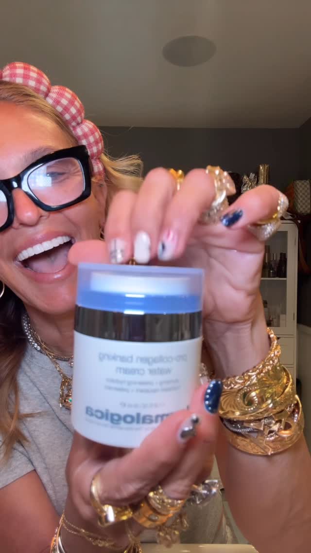 Collagen is the protein that keeps our skin firm, plump, and bouncy.. but we start losing it as we age. That’s why I love @dermalogica Pro-Collagen Banking Water Cream 💧 

It helps support and “bank” your collagen so you