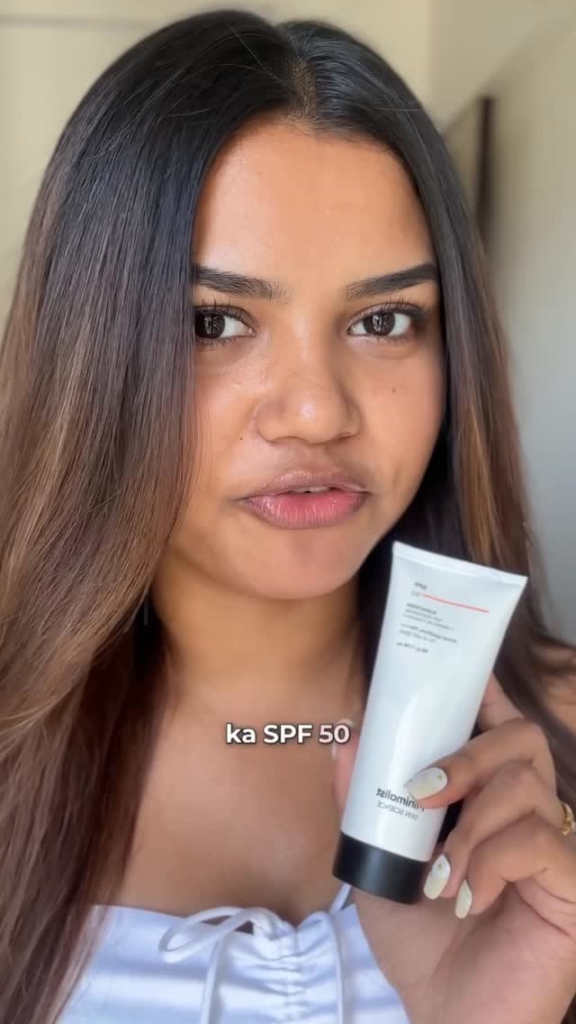 If this offends you… good. 👀
Sunscreen kabhi kabhi lagane se tanning nahi rukti.
It’s not the SPF — it’s your inconsistency.
Minimalist SPF 50 = lightweight, no white cast, moisturiser + sunscreen in one.
Use it daily. R