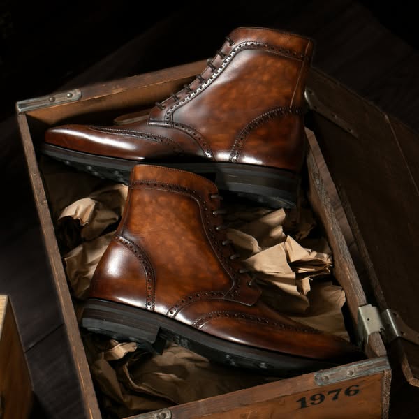 🏆 Thursday stands for comfort, quality, and honest prices. We offer the highest-quality leather boots, sneakers, and jackets sold directly to you at the lowest sustainable price possible.