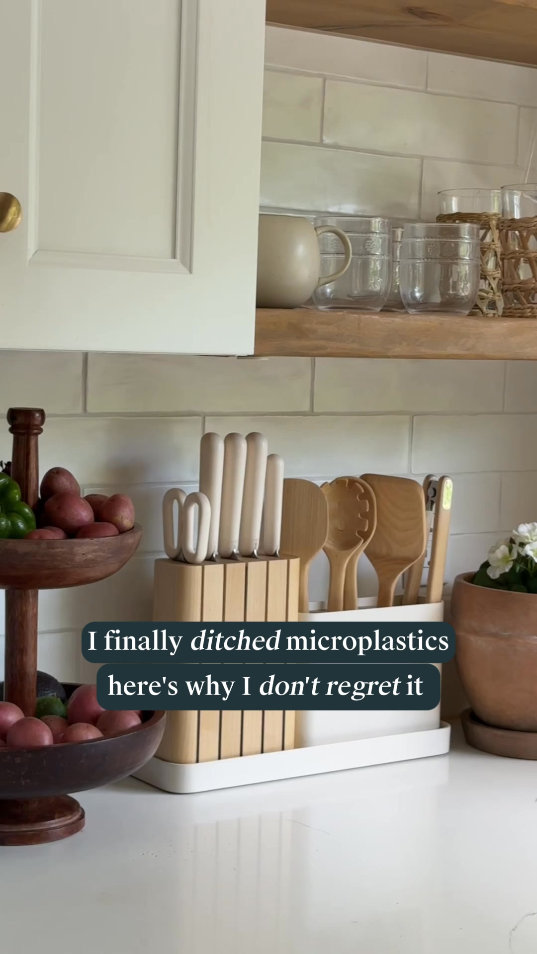 I ditched my old, plastic prepware and made the upgrade to Caraway's Prep & Boards Set. Get rid of your junk drawer for good and say hello to a better way to chop, prep, and store.👋