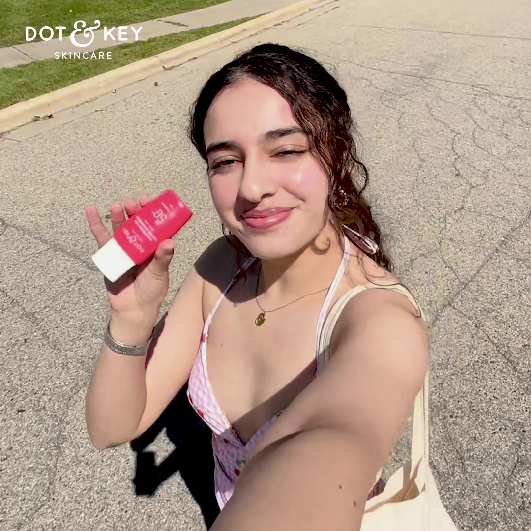 SPF 50+ Tinted Sunscreen - feels like real skin!
🍓In-Vivo Tested
🍓SPF + Tint
🍓Ultra-light texture
🍓Blends effortlessly with uniform coverage
🍓 Protects & perfects with instant radiance

Why Dot & Key? 
✅ Clinically Prove