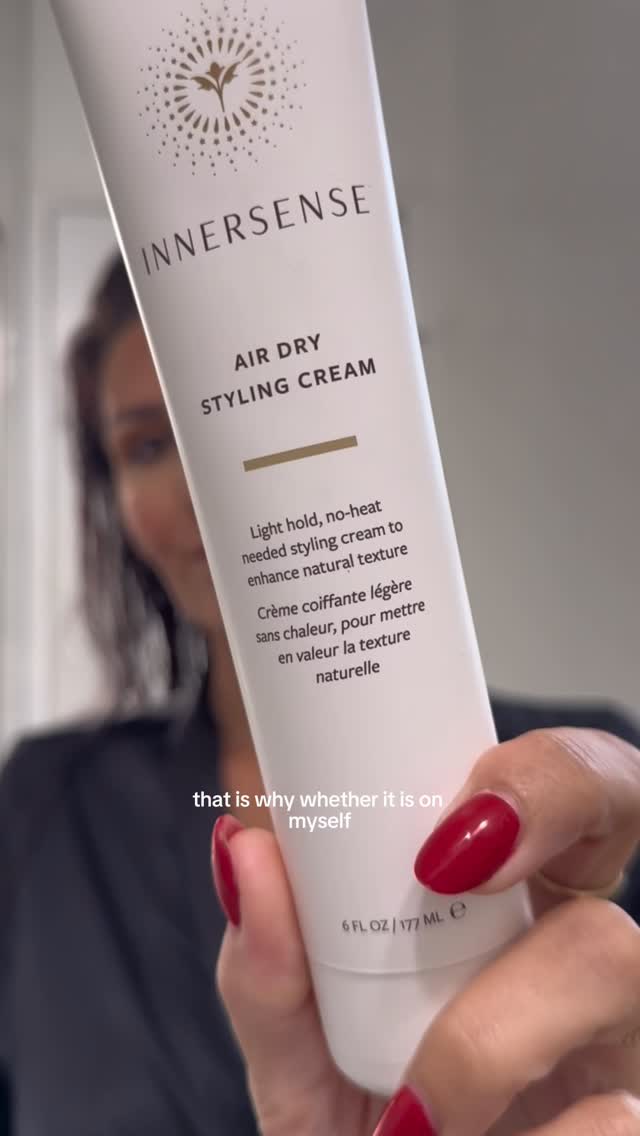 The new @innersenseorganicbeauty Air Dry Styling Cream has quickly become my go-to product that I’ve been using on myself AND on my clients. I love to use it to air dry my own hair, and as a styling cream on my clients b