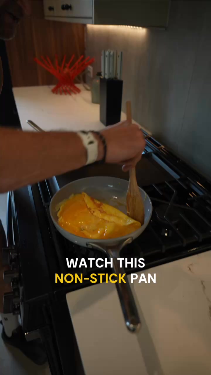 This is how breakfast should cook. No oil, no sticking—just clean release every time.
Caraway’s ceramic-coated cookware gives me smooth release and reliable performance every morning.
