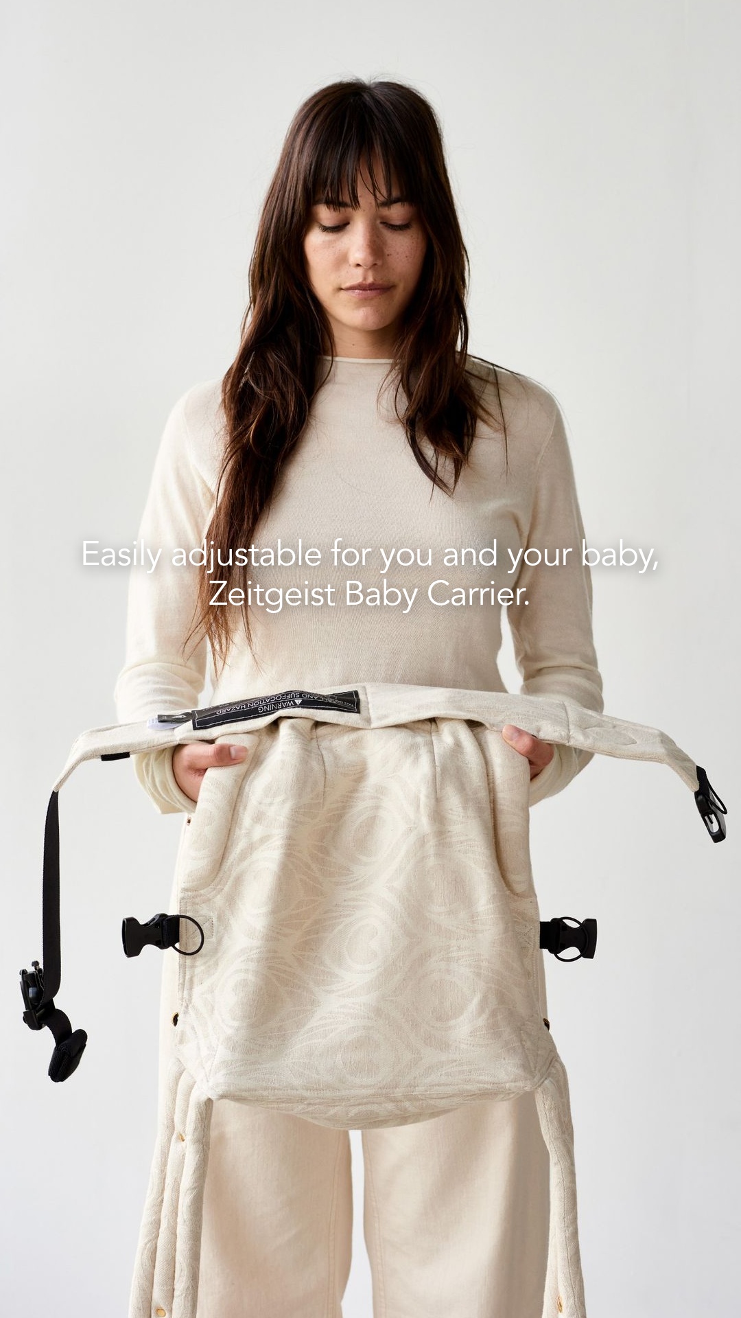 Easily adjustable for every baby from newborn to toddler: Artipoppe's Zeitgeist Carrier.