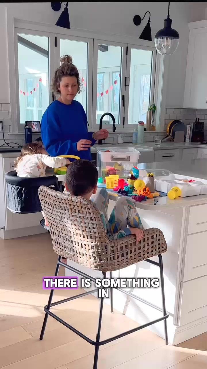 Hi, I’m Jordyn: Speech-Language Pathologist, Feeding Specialist, and Mom of two.

Last year when @lalo released the Hook-On Chair, I was so excited! I have never recommended this type of chair before because most of them