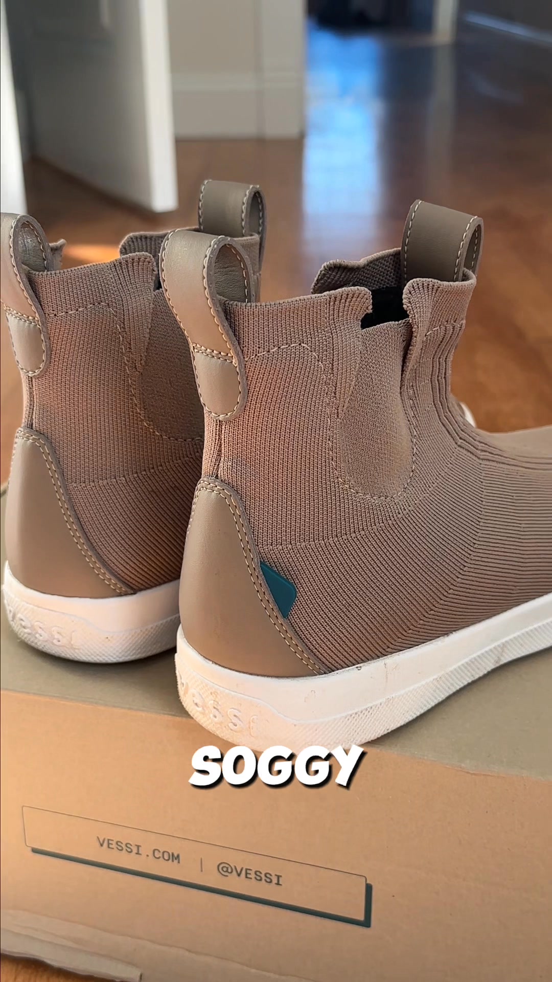 Slip them on, step outside, and forget the weather. These boots are built for rain, mud, and everything in between. 🌦️