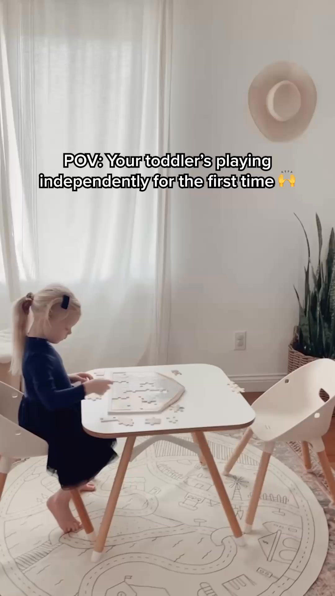 PSA: Mess-free playtime is possible 🙌 
Kids stay engaged. You get time back. It's a win-win!